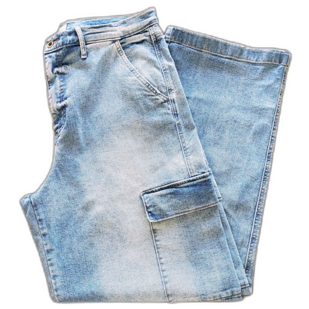 Jessica Simpson - Wide Leg Cargo Jeans - High-Rise - Light-Wash Denim - Size 12 - Picture 4 of 8